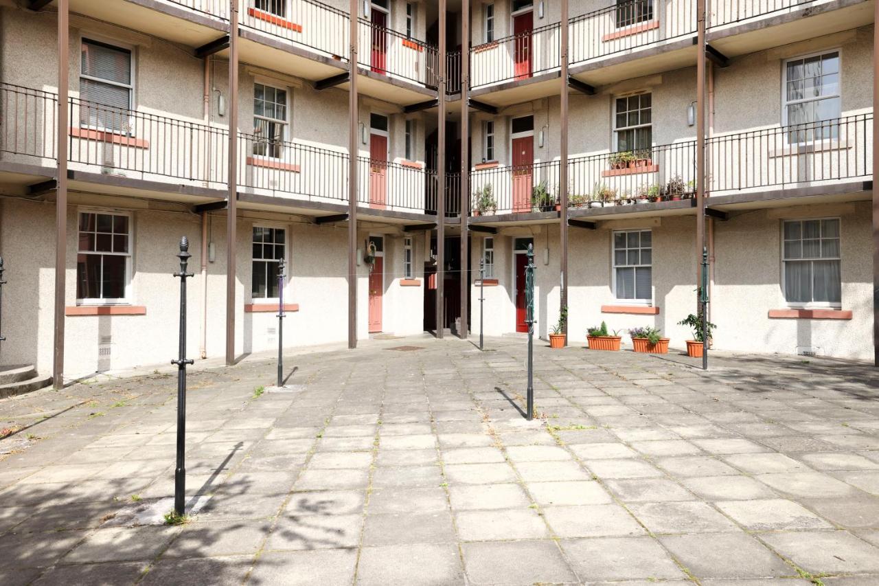 Stunning 2 Bed Apt Nr The Royal Mile & The Castle Edinburg Exteriör bild